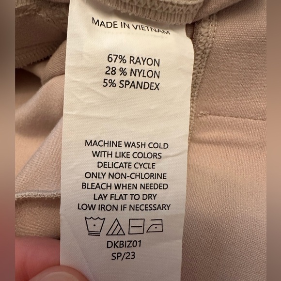 Quince Women's Ultra-Stretch Ponte Kick Flare Pants Ecru Beige Size Large - Picture 4 of 8